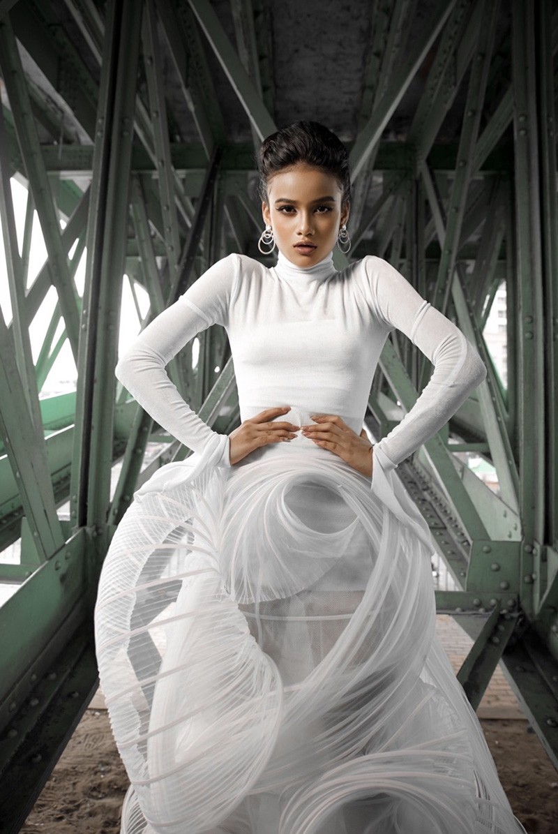 Laisha D.A.M trong một thiết kế sáng tạo mang tính nghệ thuật. Laisha D.A.M trong một thiết kế sáng tạo mang tính nghệ thuật.