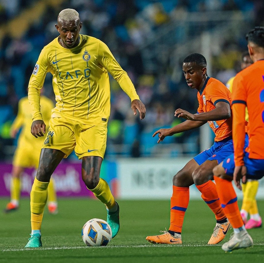 Talisca chơi mờ nhạt. Talisca chơi mờ nhạt.