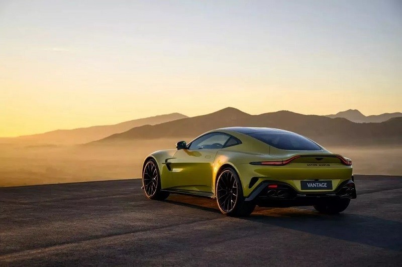 Cận cảnh Aston Martin Vantage 2025: Siêu xe nhanh nhất trong lịch sử 74 năm của hãng