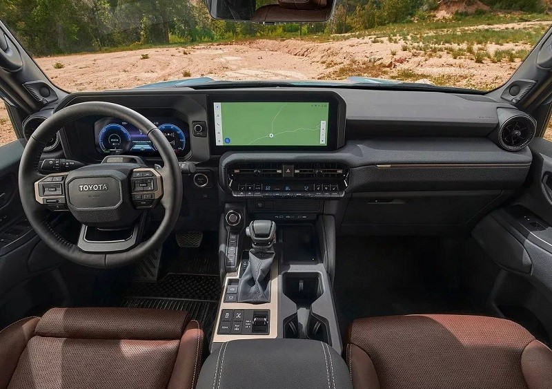 Toyota Land Cruiser Prado 2024 sẽ bán chính hãng tại Việt Nam vào tháng 7/2024