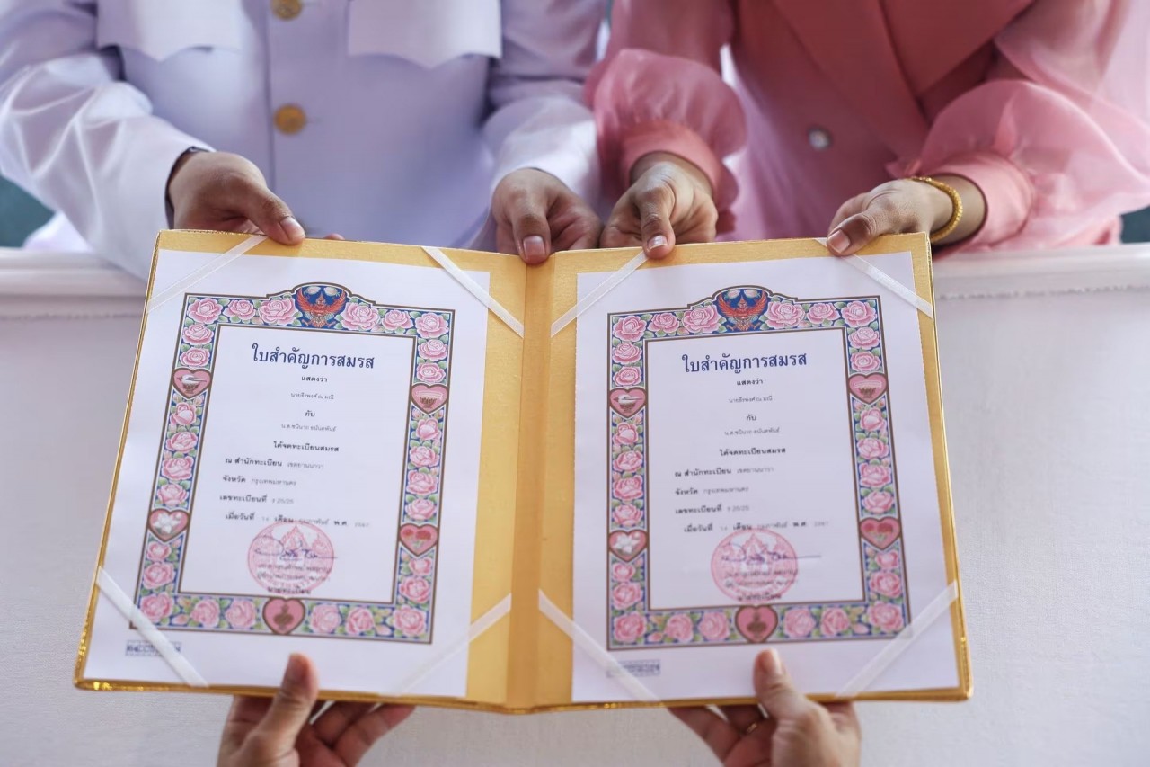 Những khoảnh khắc ngọt ngào trong ngày Valentine trên khắp thế giới