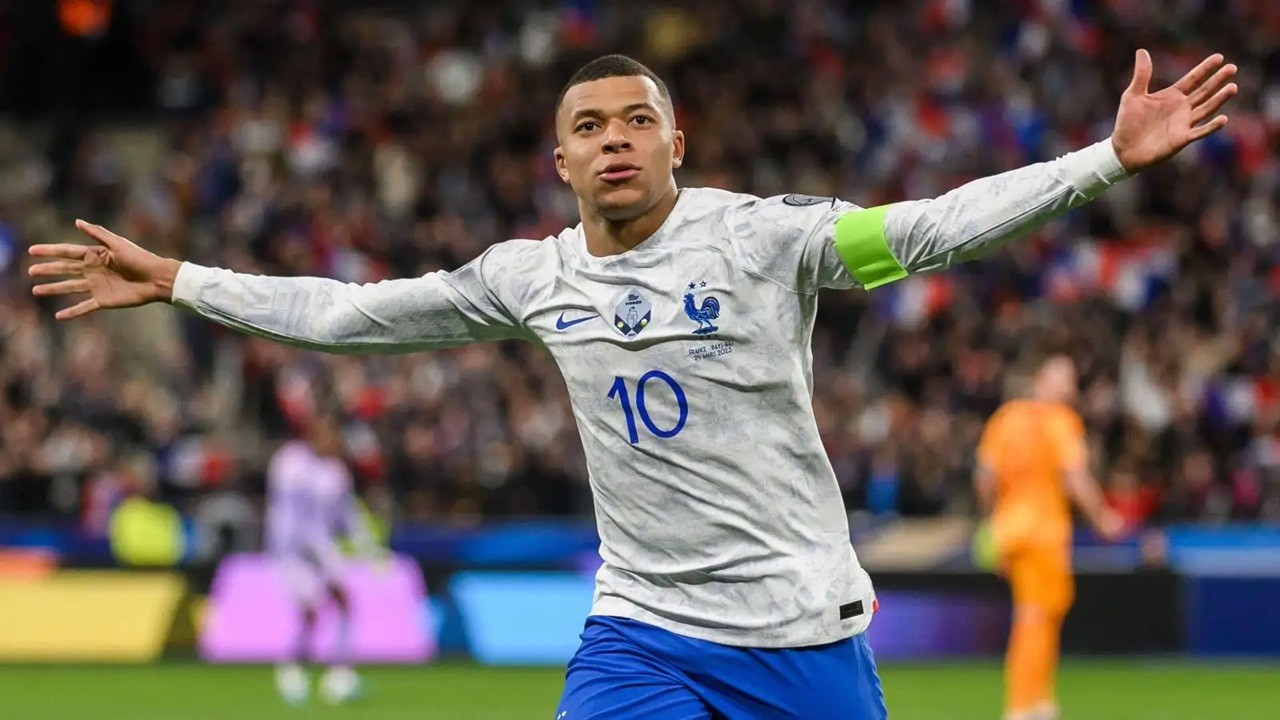 Chuyển nhượng cầu thủ: Kylian Mbappe xác định chia tay PSG khi hết hạn hợp đồng