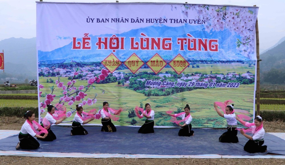 Lễ hội Lùng Tùng của người Thái ở Lai Châu - mở đầu mùa sản xuất mới Lễ hội Lùng Tùng của người Thái ở Lai Châu - mở đầu mùa sản xuất mới