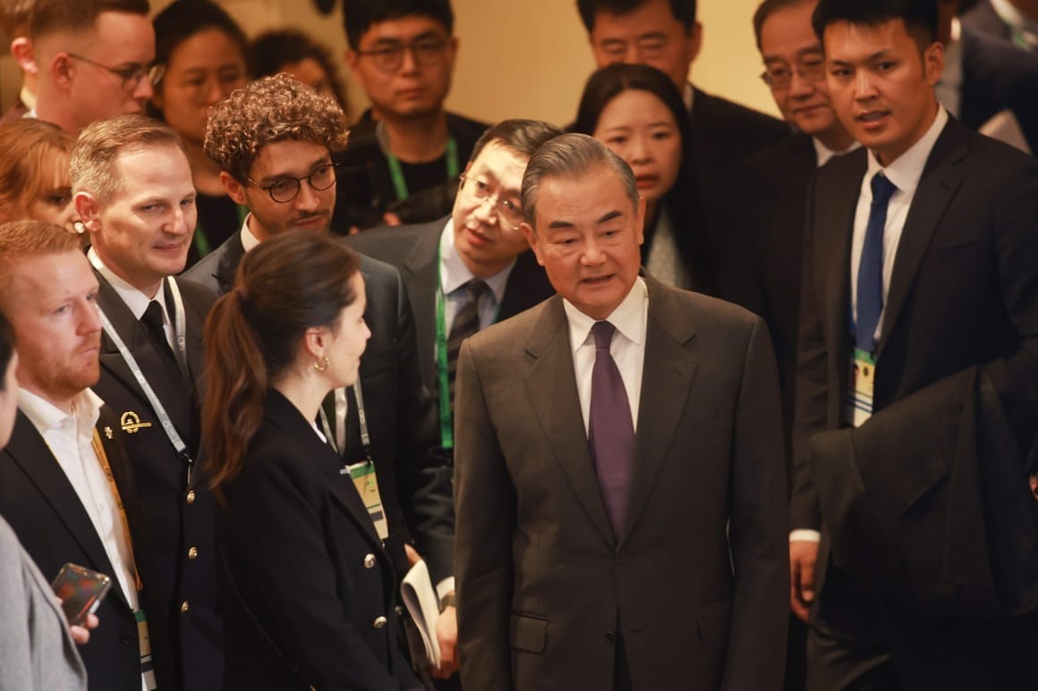 Ngoại trưởng Vương Nghị: Kinh tế Trung Quốc phục hồi mạnh mẽ, môi trường kinh doanh ngày càng thuận lợi