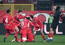 Serie A: Hình ảnh trận đấu AC Milan nhận thất bại trên sân Monza