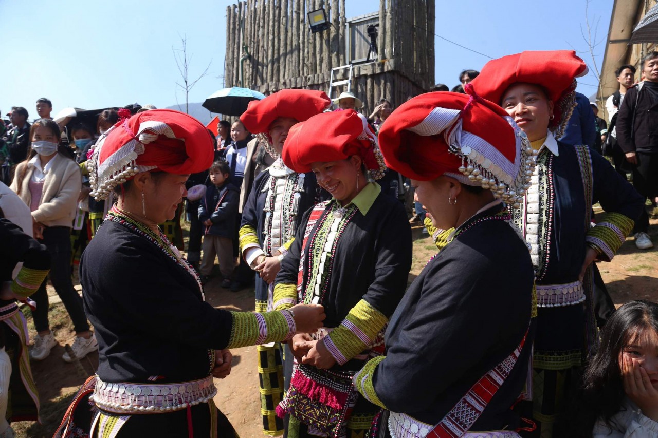 Sôi động lễ hội Xuân của đồng bào dân tộc Dao ở Sa Pa, Lào Cai