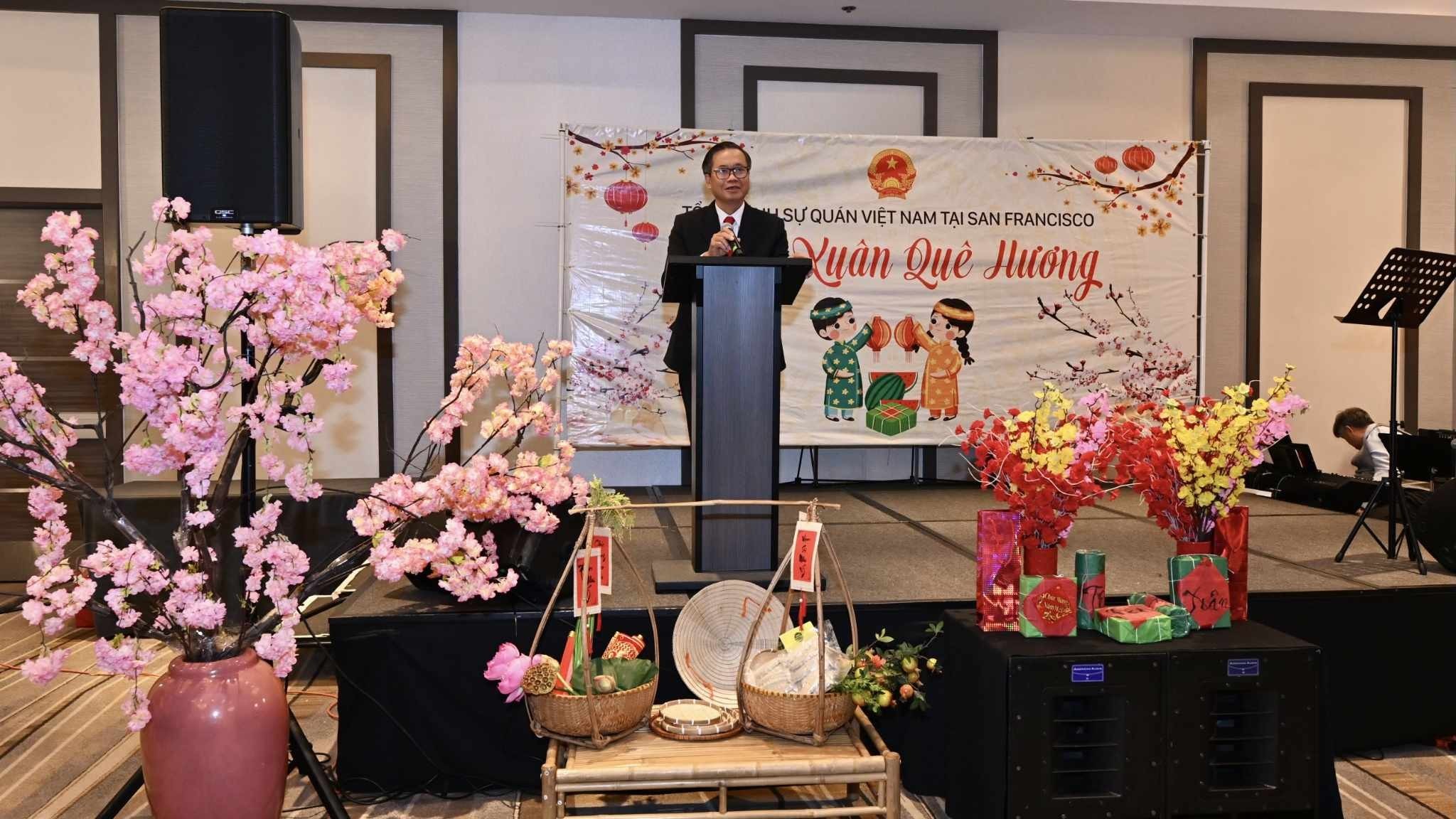 tet doan vien tai quan cam bang california hoa ky