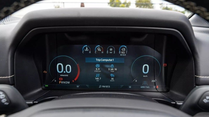 Nội thất Ford Everest Platinum chụp tại Úc.