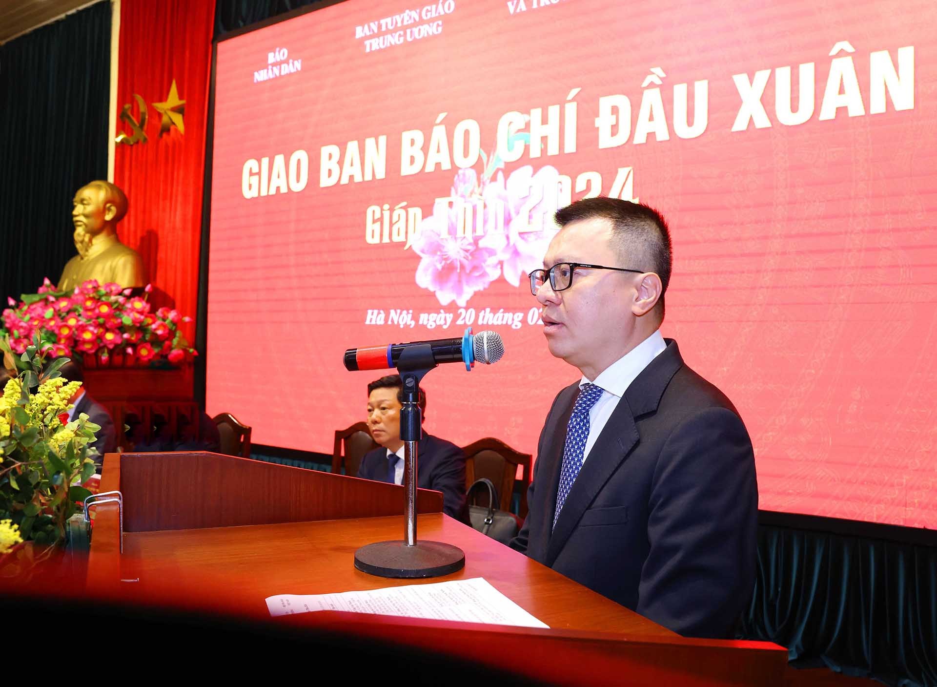 Xây dựng nền báo chí ‘chuyên nghiệp, nhân văn và hiện đại’