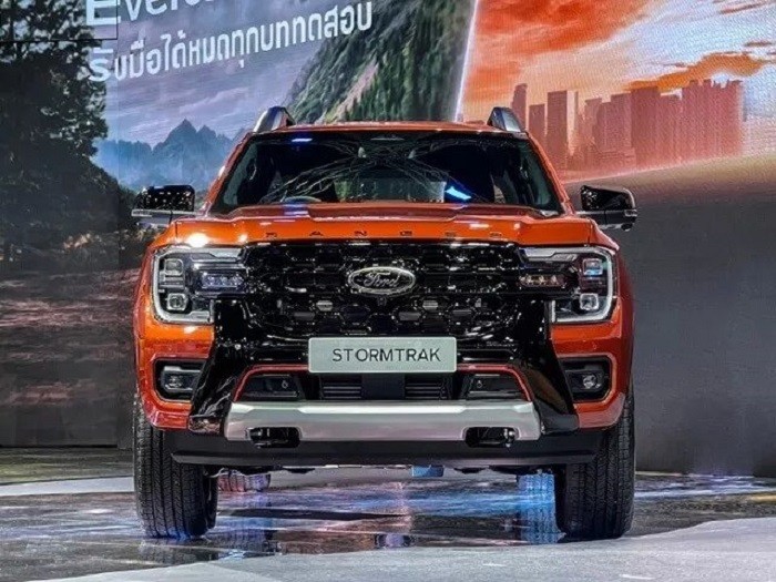 Đại lý nhận cọc Ford Ranger Stormtrak 2024, giá dự kiến từ 870 triệu đồng