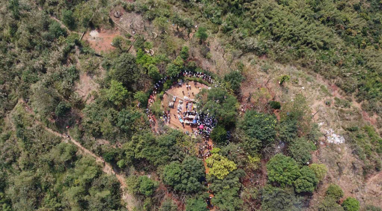 Đỉnh núi Ngàn Nưa- một trong ba huyệt đạo linh thiêng nhất Việt Nam Đỉnh núi Ngàn Nưa- một trong ba huyệt đạo linh thiêng nhất Việt Nam