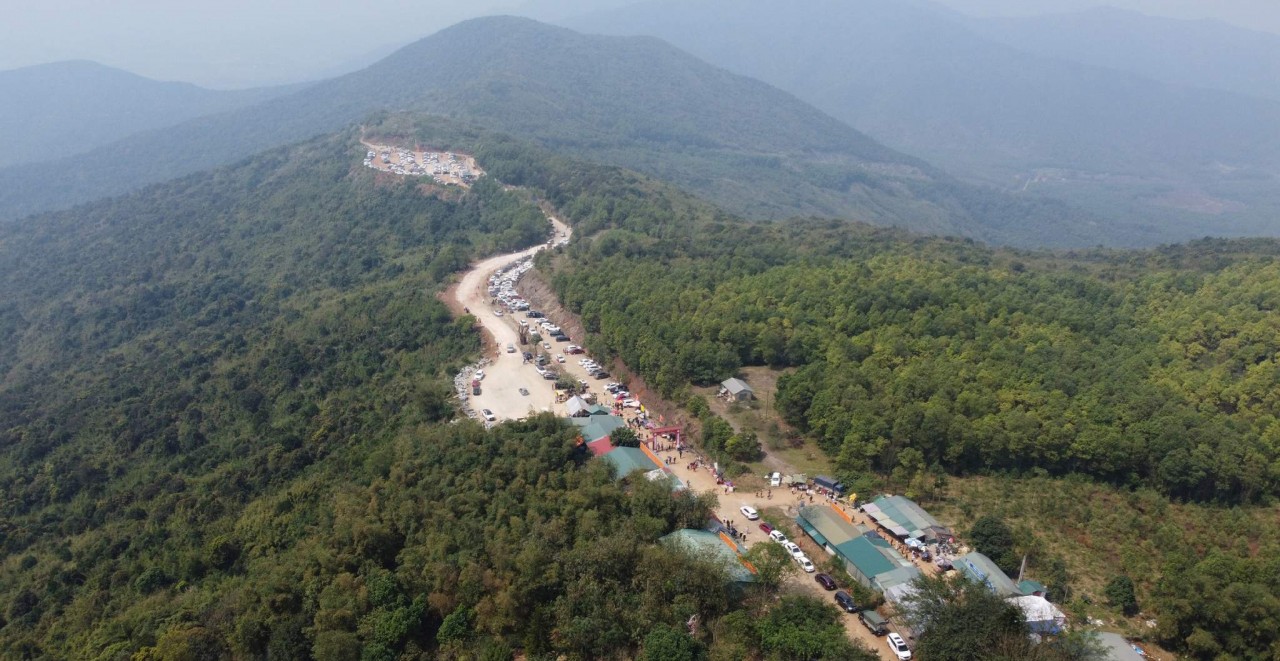 Đỉnh núi Ngàn Nưa- một trong ba huyệt đạo linh thiêng nhất Việt Nam Đỉnh núi Ngàn Nưa- một trong ba huyệt đạo linh thiêng nhất Việt Nam