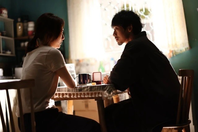 Tạo hình của Phương Anh Đào và Tuấn Trần trong phim Mai của Trấn Thành. (Nguồn: ĐPCC)