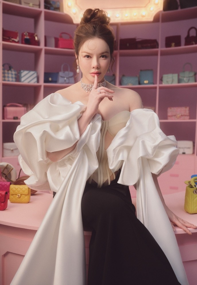 Diễn viên Lý Nhã Kỳ Diễn viên Lý Nhã Kỳ