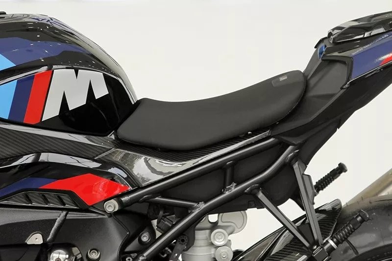 Cận cảnh BMW M 1000 R Competition vừa ra mắt tại Việt Nam, giá hơn 1,2 tỷ đồng Cận cảnh BMW M 1000 R Competition vừa ra mắt tại Việt Nam, giá hơn 1,2 tỷ đồng