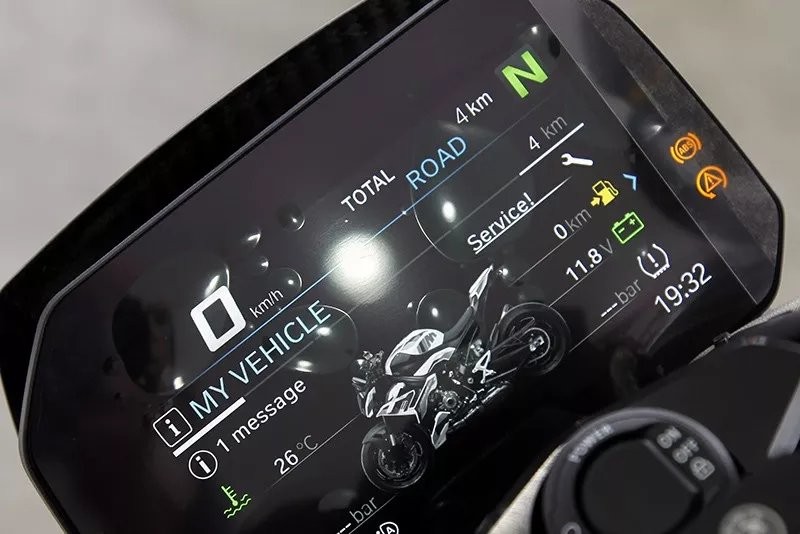 Cận cảnh BMW M 1000 R Competition vừa ra mắt tại Việt Nam, giá hơn 1,2 tỷ đồng Cận cảnh BMW M 1000 R Competition vừa ra mắt tại Việt Nam, giá hơn 1,2 tỷ đồng