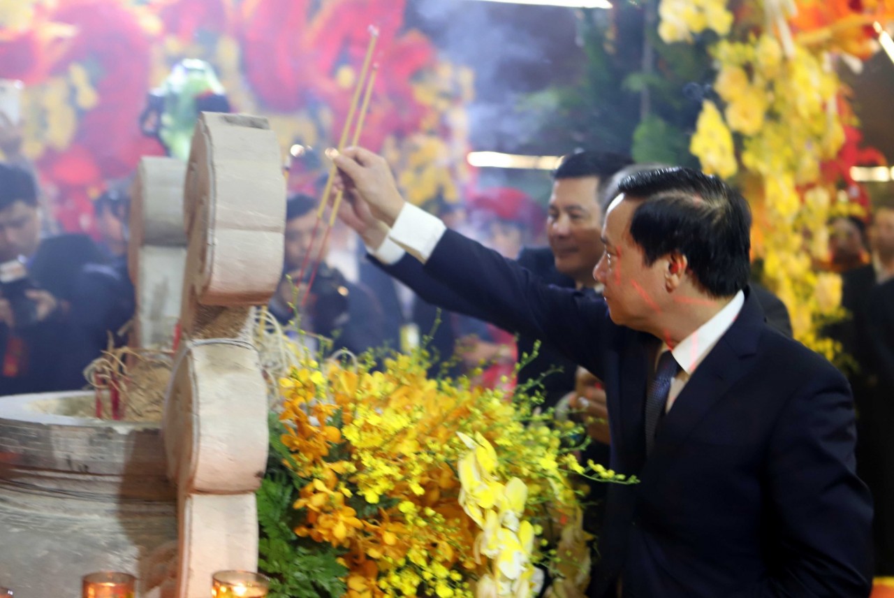 Khai mạc Lễ hội đền Trần Thái Bình năm 2024 với chủ đề: Hào khí Đông A - Tiếng vọng ngàn năm Khai mạc Lễ hội đền Trần Thái Bình năm 2024 với chủ đề: Hào khí Đông A - Tiếng vọng ngàn năm