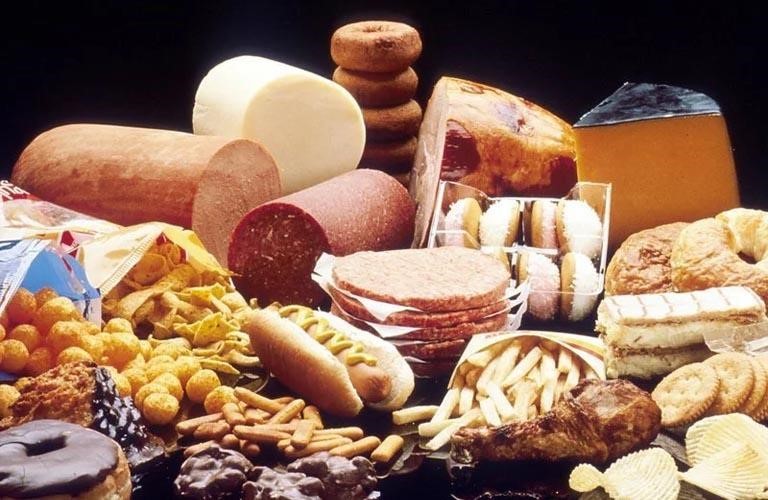 Tránh dung nạp các thực phẩm giàu chất béo không lành mạnh.