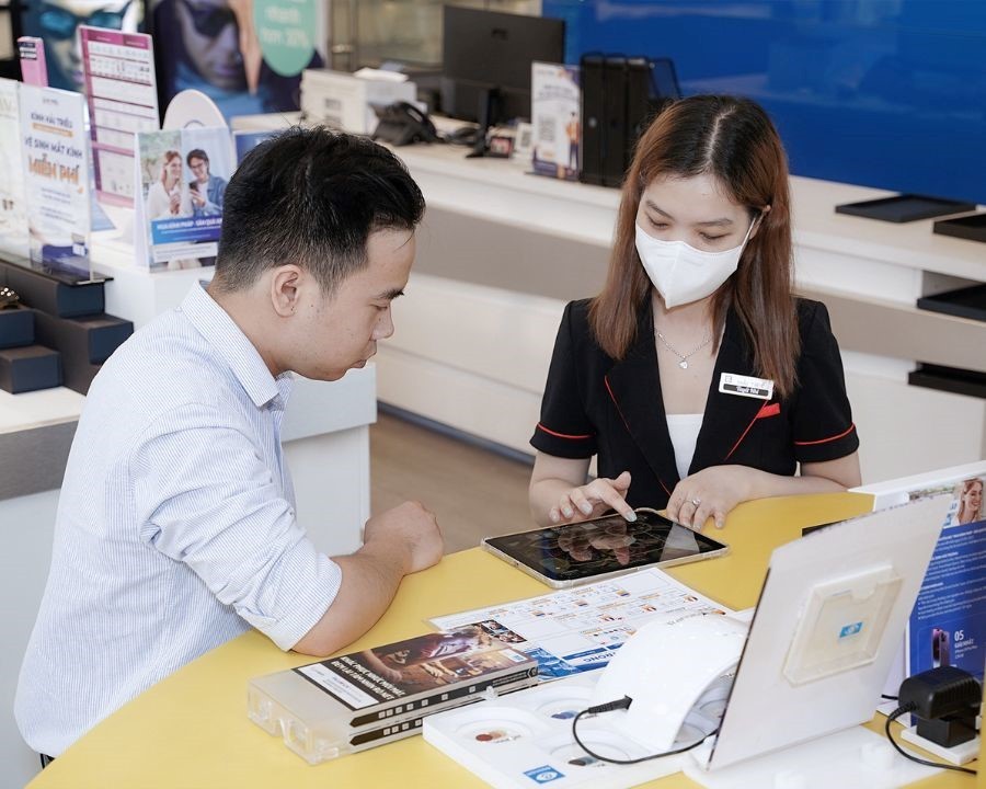 Các loại tròng kính đặt tại lab nước ngoài thường được thiết kế với thông số mắt riêng, cá nhân hóa cho từng khách hàng. Các loại tròng kính đặt tại lab nước ngoài thường được thiết kế với thông số mắt riêng, cá nhân hóa cho từng khách hàng.