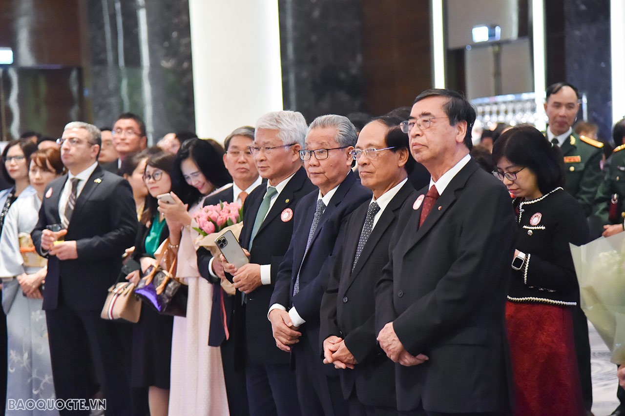 Từ năm 1994 đến nay, có gần 90 biên bản ghi nhớ hợp tác giữa các địa phương hai nước đã được ký kết. Khoảng 80% trong số đó được thông qua trong nhiệm kì của Đại sứ Đoàn Xuân Hưng.