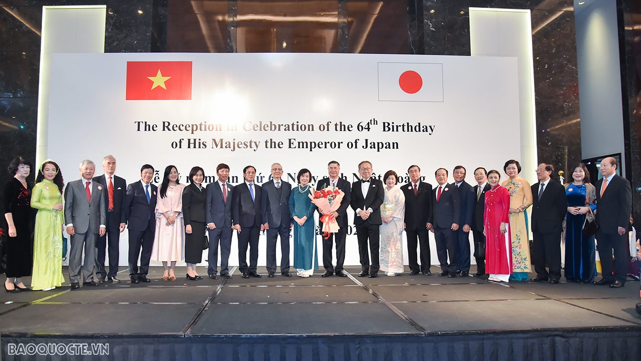 Đại sứ Đoàn Xuân Hưng nhận Huân chương Mặt trời mọc của Chính phủ Nhật Bản