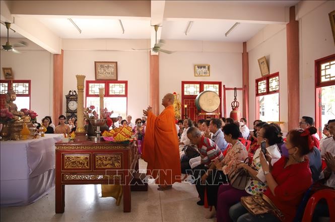 Tết Thượng nguyên tại ngôi chùa Việt ở thủ đô Bangkok