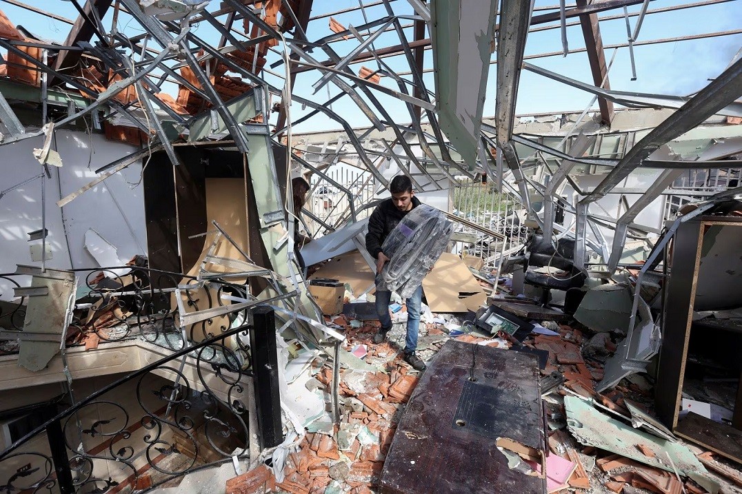 Ảnh ấn tượng (19-25/2): Tổng thống Nga đích thân lái máy bay siêu thanh lớn nhất lịch sử, Ukraine nói xung đột phải chấm dứt theo điều kiện của Kiev