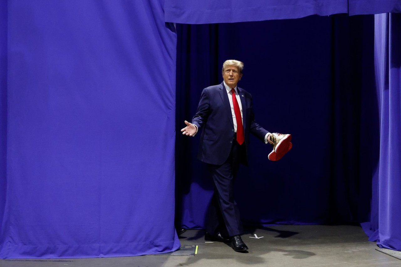 Ảnh ấn tượng (19-25/2): Tổng thống Nga đích thân lái máy bay siêu thanh lớn nhất lịch sử, Ukraine nói xung đột phải chấm dứt theo điều kiện của Kiev