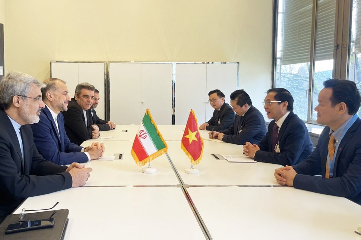 Bộ trưởng Bùi Thanh Sơn gặp Bộ trưởng Ngoại giao Iran Hossein Amir Abdollahian Bộ trưởng Bùi Thanh Sơn gặp Bộ trưởng Ngoại giao Iran Hossein Amir Abdollahian