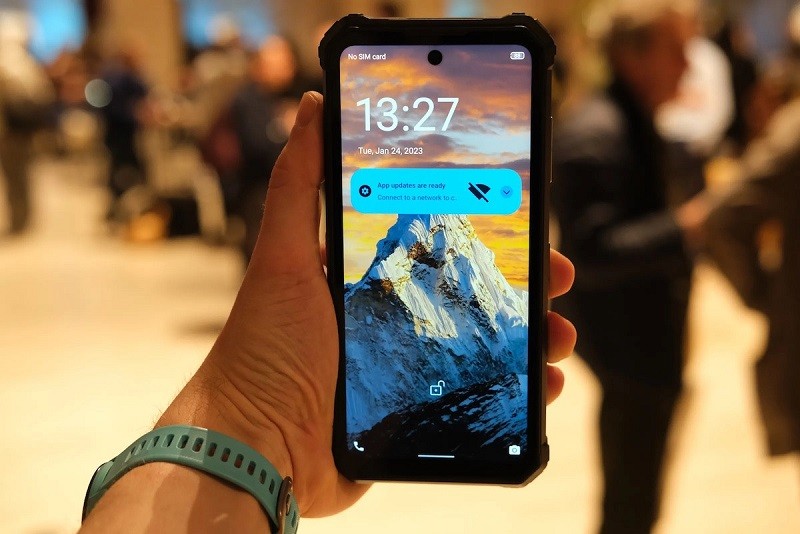 Máy được trang bị cấu hình cơ bản, không có kết nối 5G Máy được trang bị cấu hình cơ bản, không có kết nối 5G