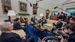 Dự luật an ninh 'đắp chiếu', Tổng thống Mỹ khó ngồi yên trước 'hậu quả thảm khốc', triệu gấp các lãnh đạo Quốc hội