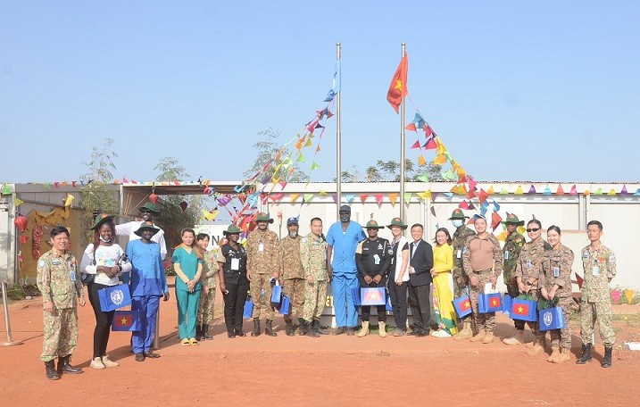 Bệnh viện dã chiến Việt Nam tổ chức hội nghị khoa học về y tế tại Nam Sudan Bệnh viện dã chiến Việt Nam tổ chức hội nghị khoa học về y tế tại Nam Sudan