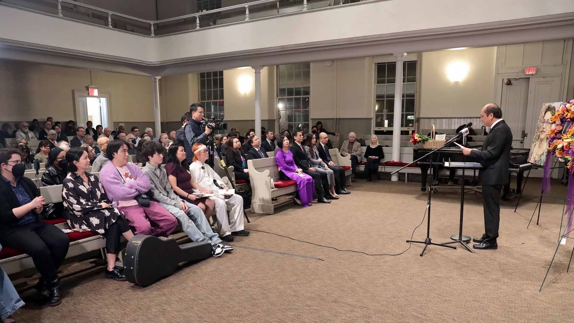 viet nam tri an nguoi ban my thuy chung merle ratner