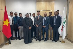 Đại sứ Việt Nam tại Kuwait gặp Tổng giám đốc chuỗi siêu thị Lulu, đẩy mạnh xúc tiến thương mại