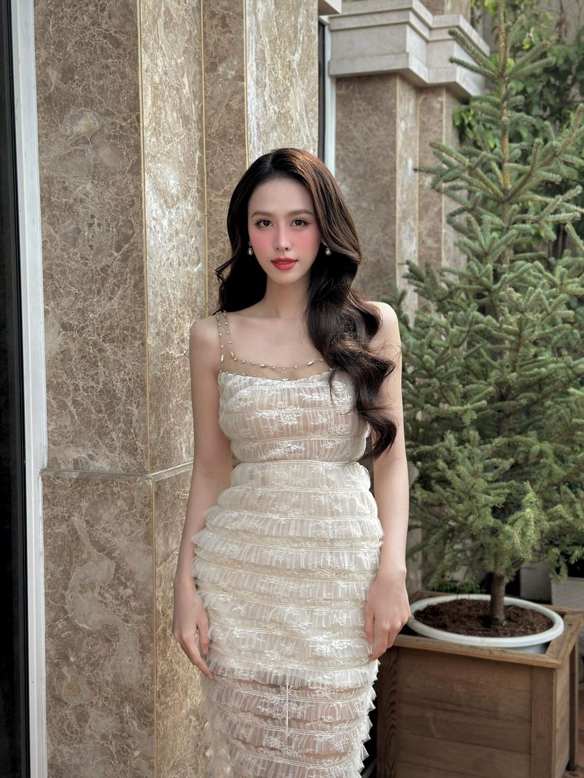 Á hậu Lê Nguyễn Ngọc Hằng