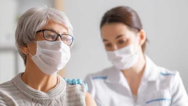 Australia khuyến khích tiêm vaccine Covid-19 liều tăng cường trong năm 2024