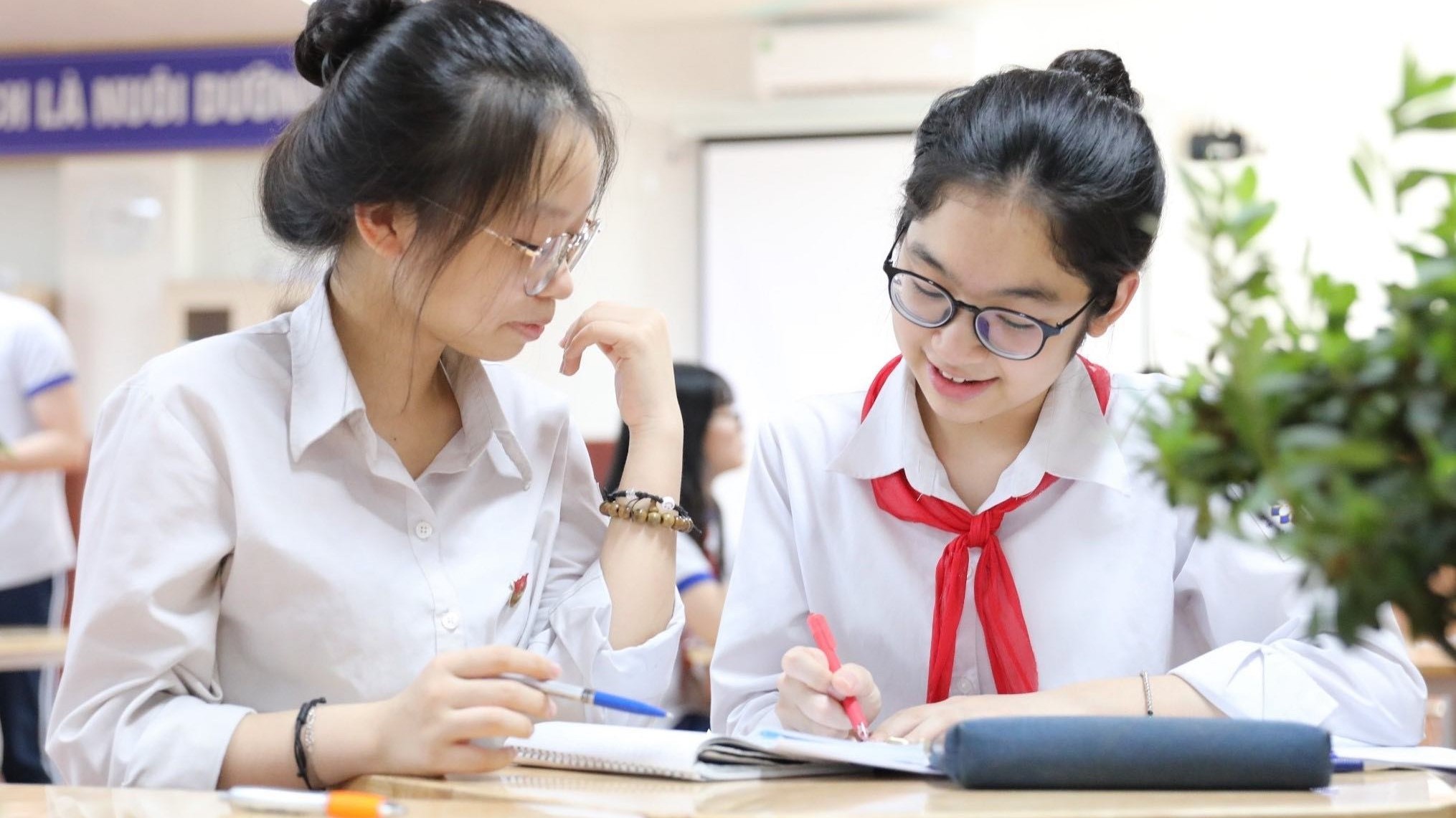 Hà Nội: Phụ huynh chi tiền chục triệu đặt ‘cọc’ suất học cho con