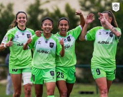 Đội bóng của Huỳnh Như thắng trận đầu tiên mùa giải vô địch bóng đá nữ Bồ Đào Nha