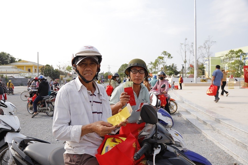 Tết sẻ chia, năm Rồng khởi sắc: Mang Tết ấm cho người lao động