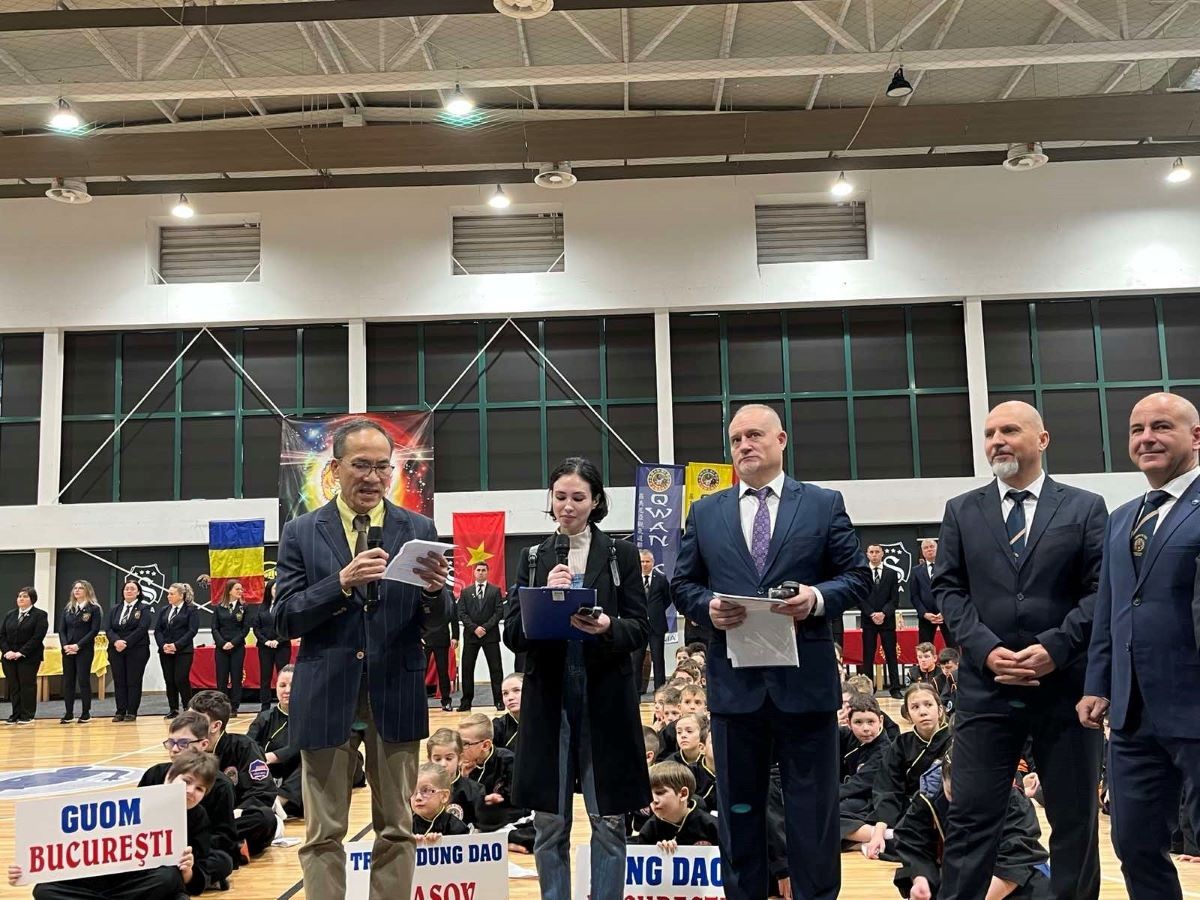 Đại sứ Đỗ Đức Thành phát biểu tại Lễ khai mạc.