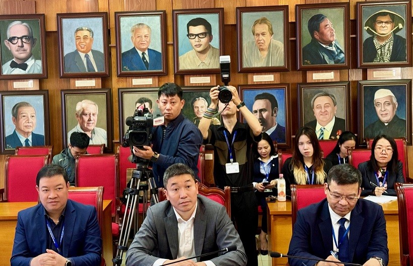 Đoàn đại biểu Đảng Cộng sản Hoa Kỳ tham quan, tìm hiểu Việt Nam