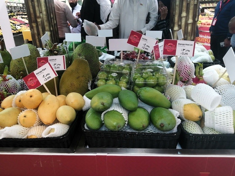 Trước thềm cao điểm mua sắm tháng Ramadan, sản phẩm Việt Nam được quảng bá tại đại siêu thị Lulu ở Kuwait