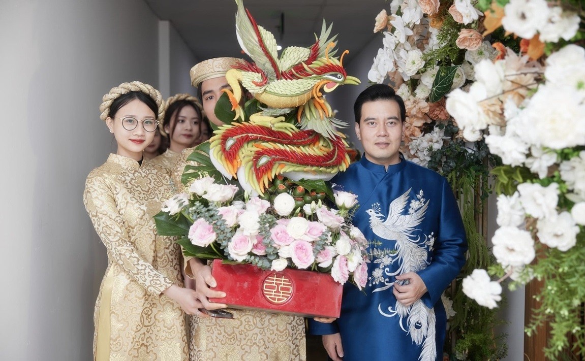 Diễn viên Ngọc Anh 'Phố trong làng' tổ chức đám hỏi bên bạn trai doanh nhân Diễn viên Ngọc Anh 'Phố trong làng' tổ chức đám hỏi bên bạn trai doanh nhân