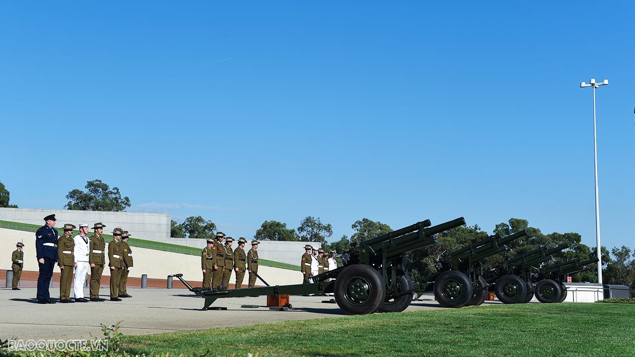 Thủ tướng Phạm Minh Chính và Phu nhân dự lễ đón chính thức do Thủ tướng Australia Anthony Albanese và Phu nhân chủ trì