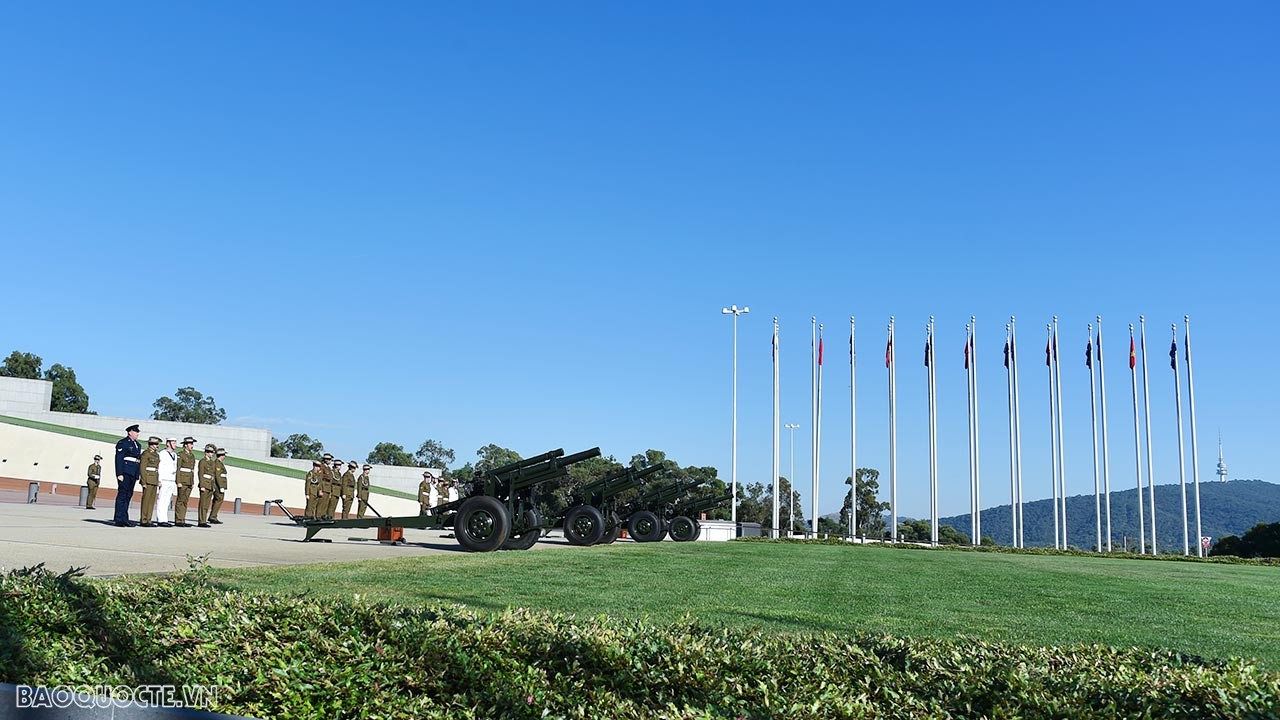 Thủ tướng Phạm Minh Chính và Phu nhân dự lễ đón chính thức do Thủ tướng Australia Anthony Albanese và Phu nhân chủ trì