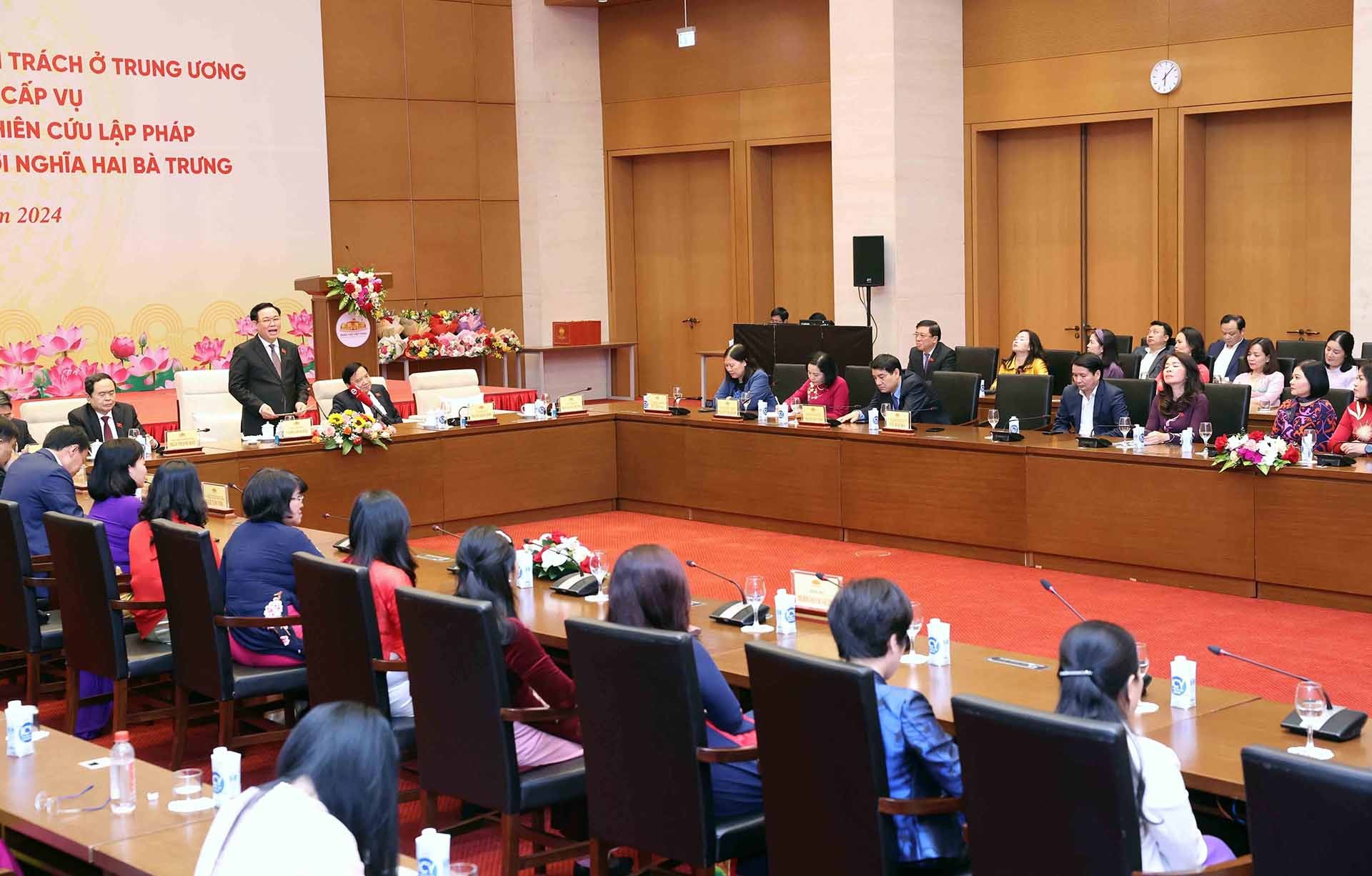 Chủ tịch Quốc hội Vương Đình Huệ phát biểu chức mừng. (Nguồn: TTXVN)