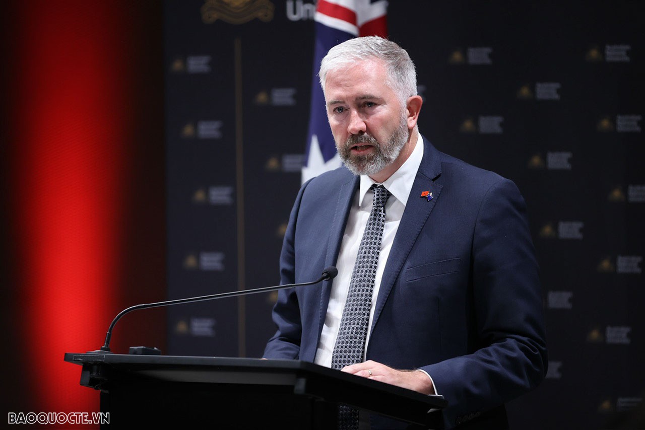 Bộ trưởng Giáo dục Australia Anthony Chisholm