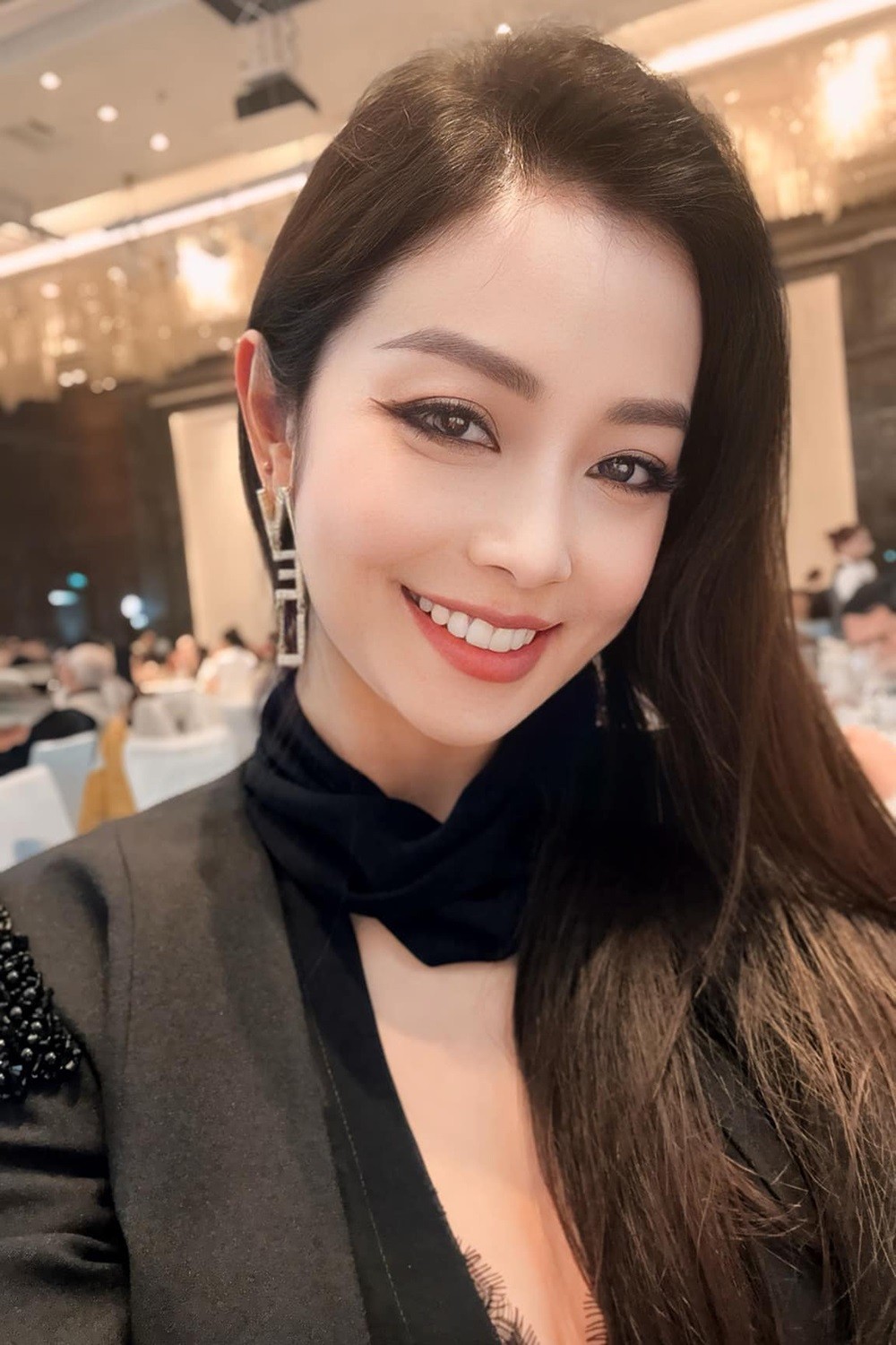 Hoa hậu Jennifer Phạm