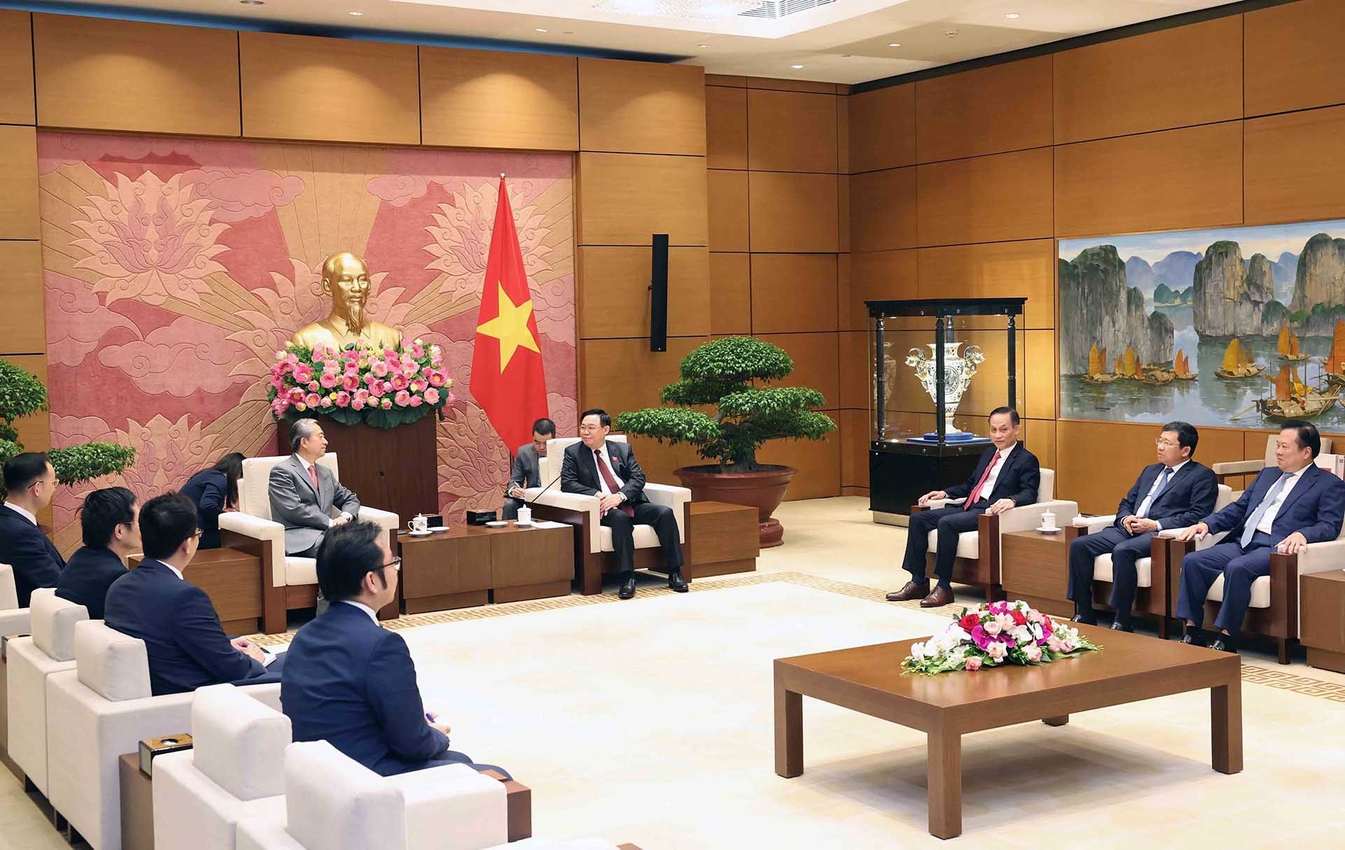 Chủ tịch Quốc hội Vương Đình Huệ tiếp Đại sứ Trung Quốc tại Việt Nam Hùng Ba Chủ tịch Quốc hội Vương Đình Huệ tiếp Đại sứ Trung Quốc tại Việt Nam Hùng Ba