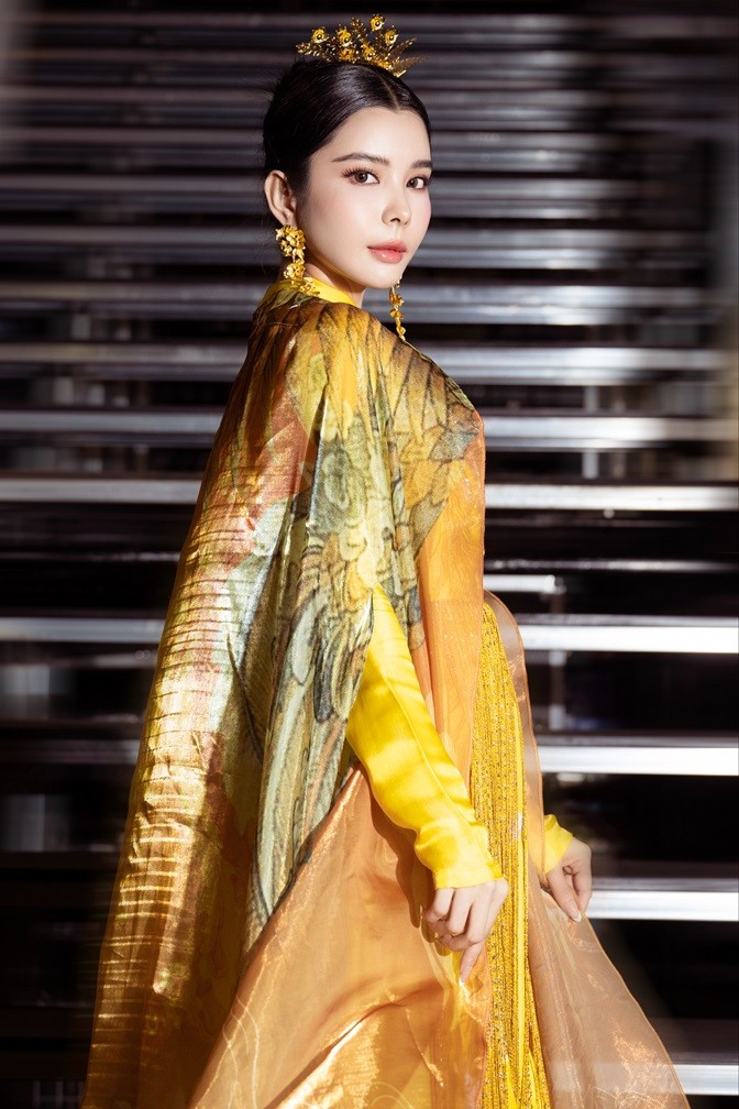 Hoa hậu Du lịch Thế giới 2018 Huỳnh Vy nổi bật trong tà áo dài, vui khi được làm dự án cộng đồng